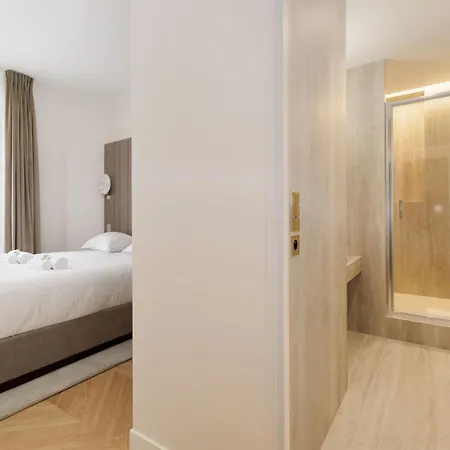 Splendid With Ac In Champs Elysees For 4pax Paris