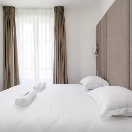 Splendid With Ac In Champs Elysees For 4pax Apartment