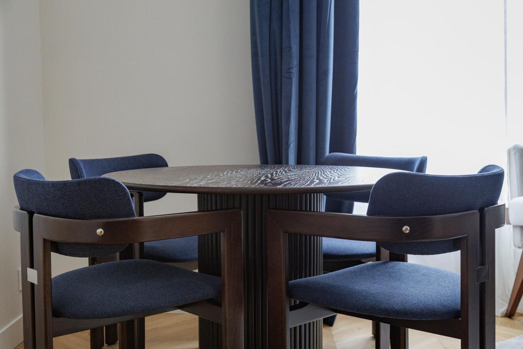 Apartment Splendid With Ac In Champs Elysees For 4pax Paris
