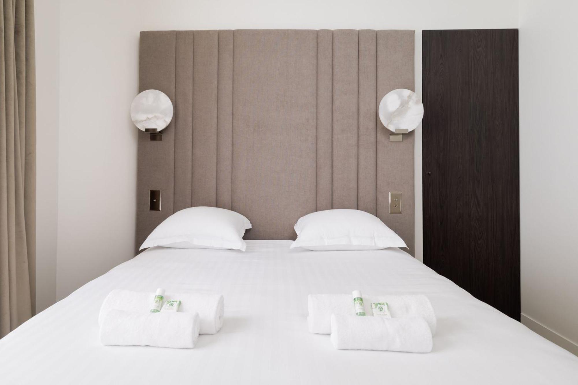 Splendid With Ac In Champs Elysees For 4pax Paris